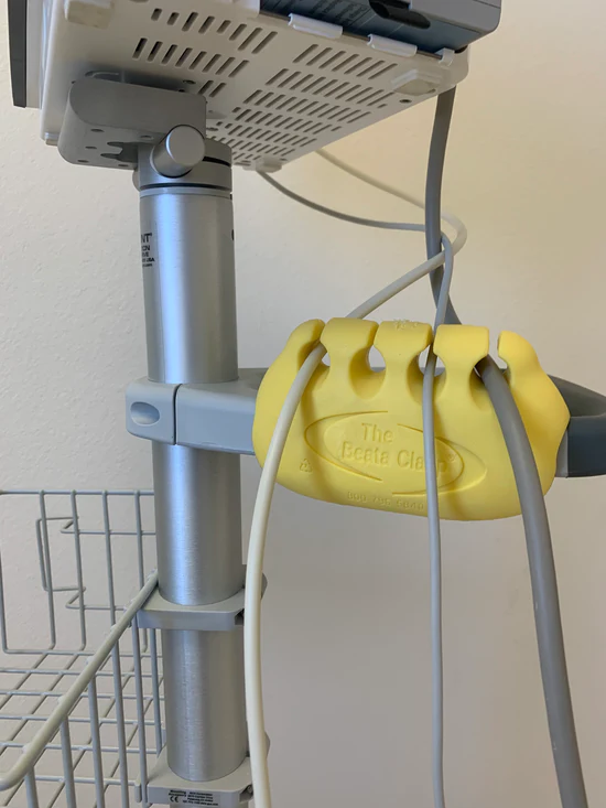 Beata Clasp håller kablar på plats